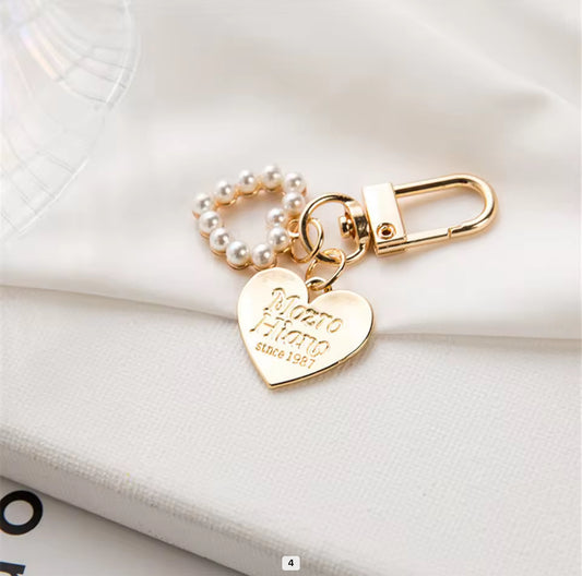 Fashion pearls shell keychain